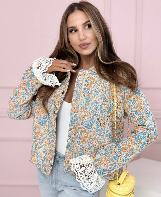 Žakardinė gėlėta striukė