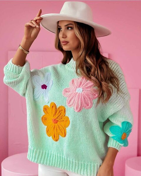 Megztinis su gėlėmis